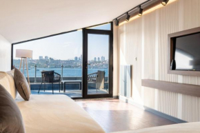 216 Bosphorus Suite